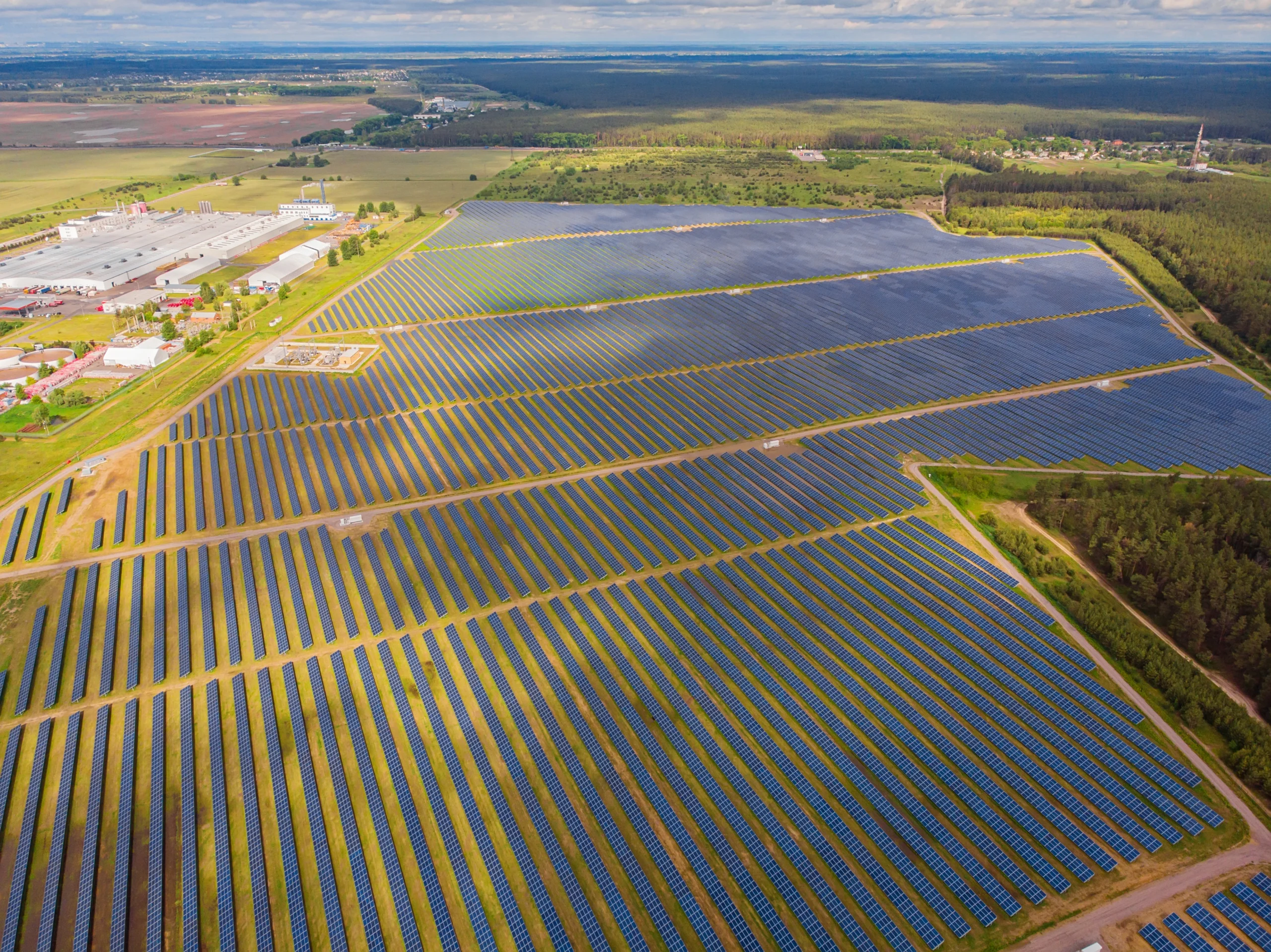 solar-power-plant-field-aerial-view-solar-panels